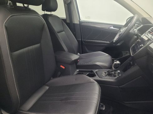 Used 2022 Volkswagen Tiguan SE FWD image 21