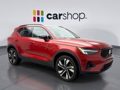 Used 2024 Volvo XC40 B5 Plus w/ Climate Package AWD/4WD image 7