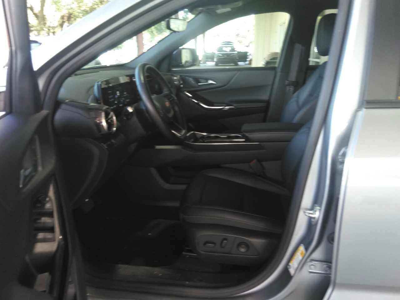 Used 2025 Chevrolet Equinox LT w/ Convenience Package II AWD/4WD image 5