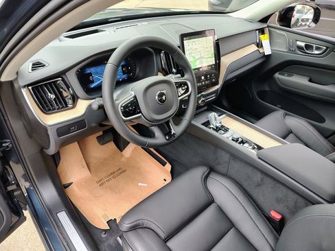 New 2026 Volvo XC60 B5 Ultra w/ Climate Package PRO AWD/4WD image 16