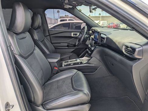 Used 2022 Ford Explorer ST w/ ST Street Pack image 21