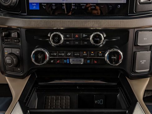 Used 2026 Ford F350 Platinum w/ Platinum Plus Package image 27