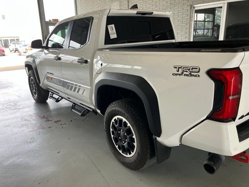 Used 2024 Toyota Tacoma TRD Off-Road w/ TRD Off Road Upgrade Package AWD/4WD image 6