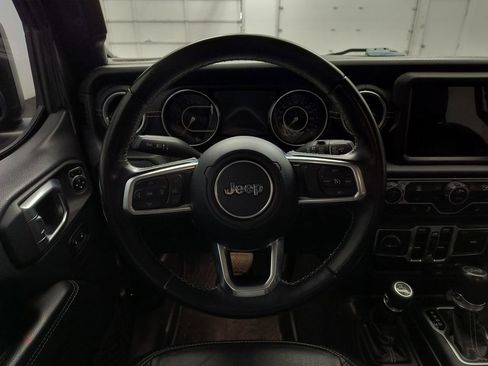 Used 2018 Jeep Wrangler Unlimited Sahara AWD/4WD image 21