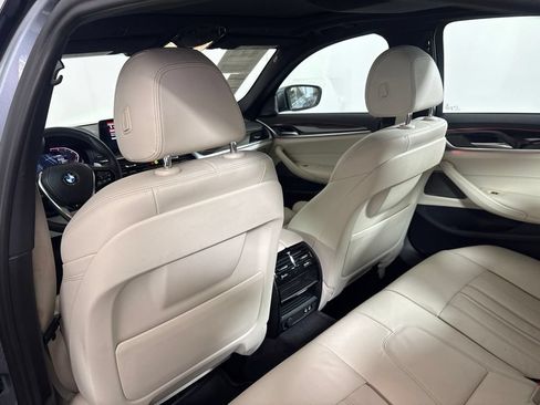 Certified 2022 BMW 530i w/ Premium Package RWD image 28
