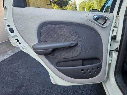 Used 2004 Chrysler PT Cruiser w/ PWR Convenience Group FWD image 13