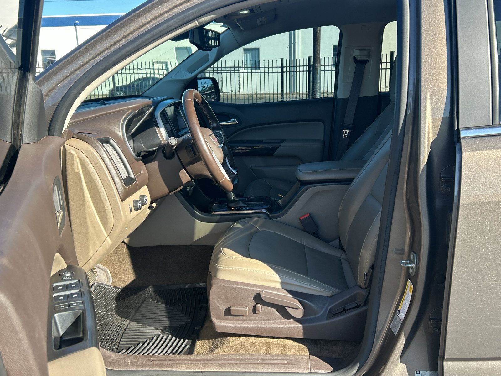 Used 2016 GMC Canyon SLT w/ Driver Alert Package AWD/4WD image 15