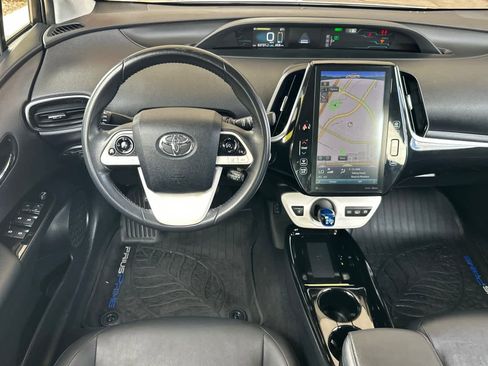 Used 2017 Toyota Prius Prime Premium image 15