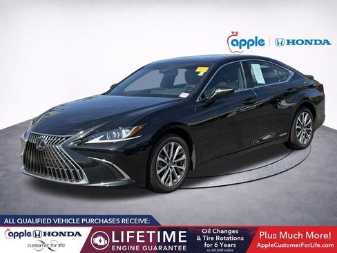Used 2022 Lexus ES 300h w/ Premium Package FWD image 3