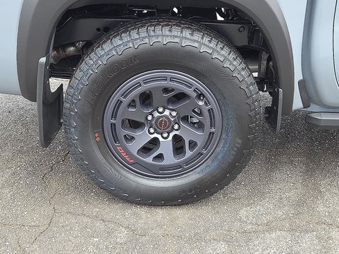 Used 2025 Nissan Frontier PRO-4X w/ Tow Package AWD/4WD image 7