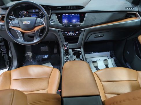 Used 2020 Cadillac XT5 Premium Luxury w/ LPO, Floor Liner Package AWD/4WD image 15