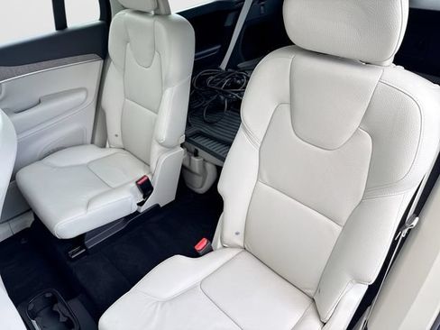 Certified 2025 Volvo XC90 T8 Plus w/ Protection Package AWD/4WD image 28