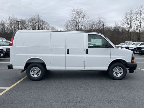 New 2025 Chevrolet Express 2500 Work Van w/ Driver Convenience Package image 9