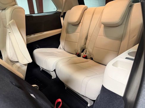 Certified 2023 Mercedes-Benz GLS 450 4MATIC image 26