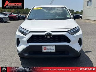 Used 2023 Toyota RAV4 LE AWD/4WD video 2