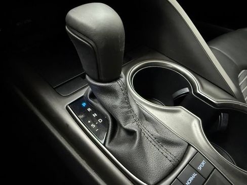 Used 2023 Toyota Camry SE FWD image 19