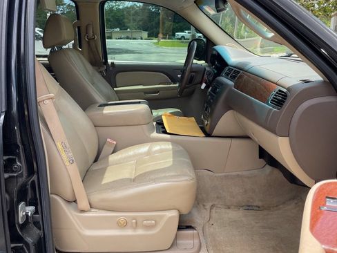 Used 2007 GMC Yukon SLT w/ SLT Preferred Equipment Group RWD image 12