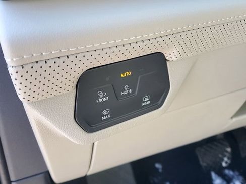 New 2026 Volkswagen Atlas SE image 15