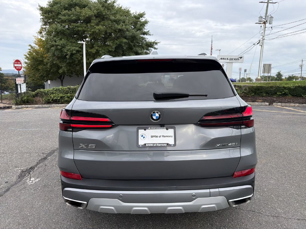 Used 2024 BMW X5 xDrive40i w/ Premium Package AWD/4WD image 13