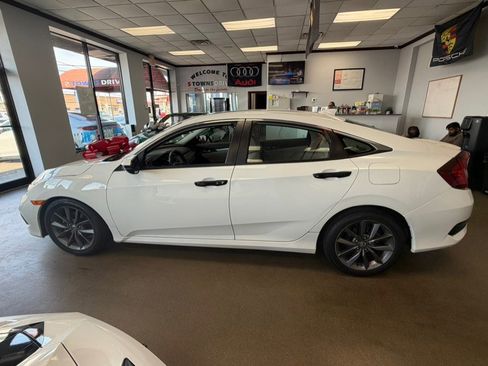 Used 2020 Honda Civic EX image 8