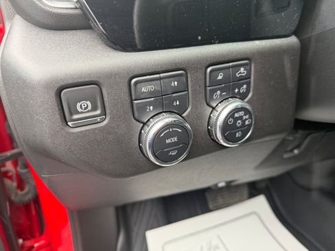 Used 2025 GMC Sierra 3500 SLE w/ SLE Convenience Package image 14