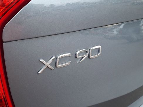 Used 2018 Volvo XC90 T6 Momentum image 30