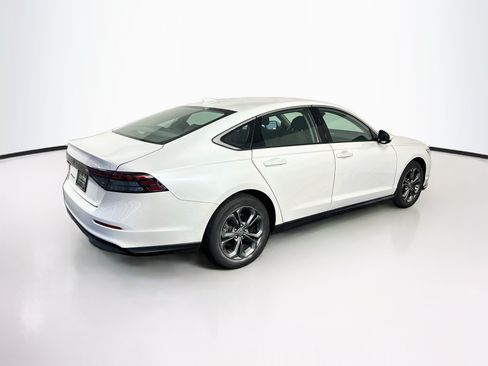 Used 2023 Honda Accord EX image 9