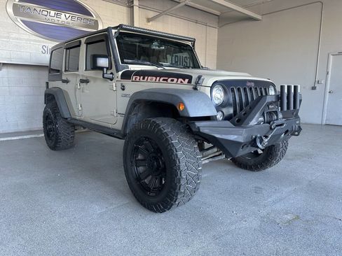 Used 2017 Jeep Wrangler Unlimited Rubicon image 4