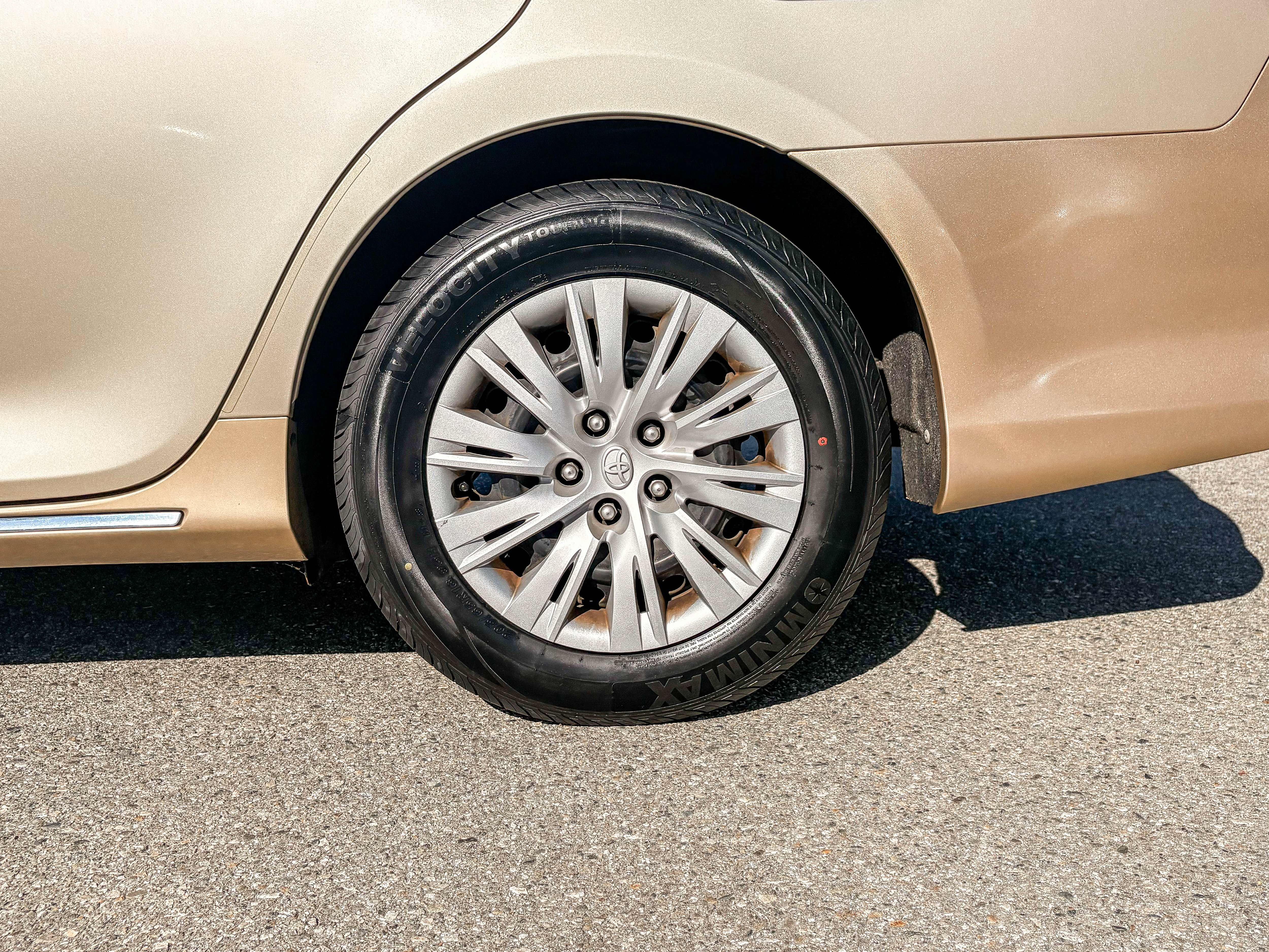 Used 2012 Toyota Camry LE FWD image 10