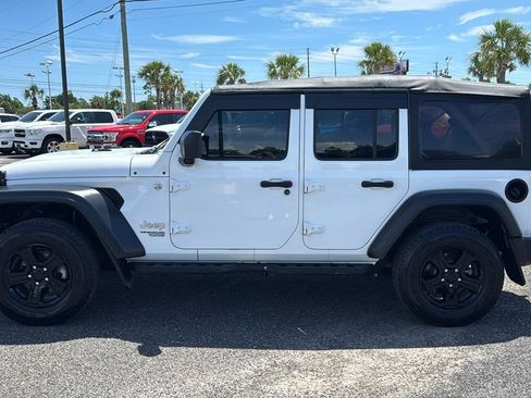 Used 2020 Jeep Wrangler Unlimited Sport S AWD/4WD image 3