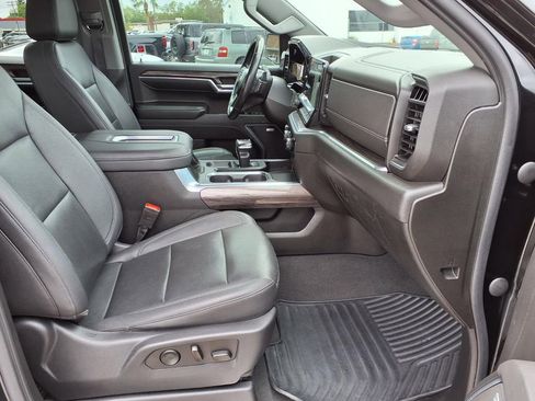 Used 2022 Chevrolet Silverado 1500 LTZ image 12