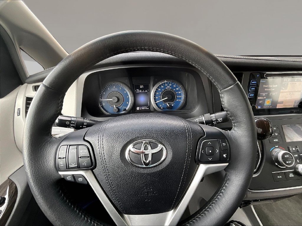 Used 2017 Toyota Sienna XLE Premium AWD/4WD image 8