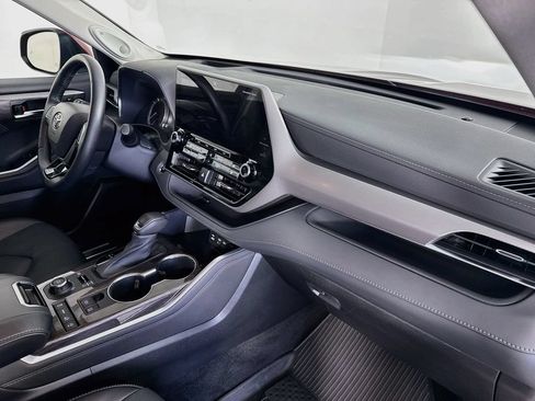 Used 2022 Toyota Highlander Platinum AWD/4WD image 33