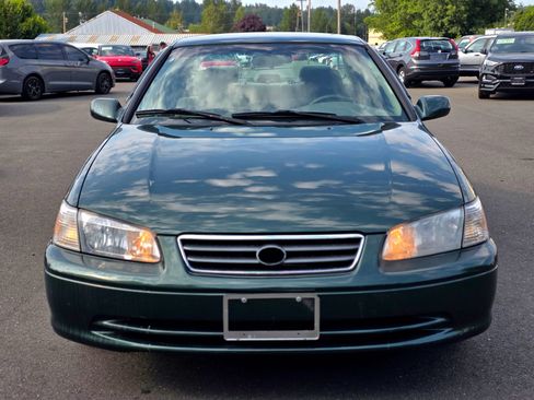 Used 2000 Toyota Camry LE FWD image 2