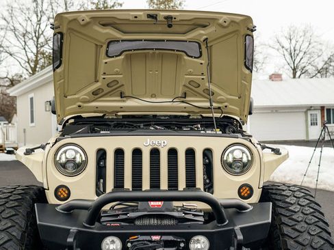 Used 2011 Jeep Wrangler Unlimited Sport image 16