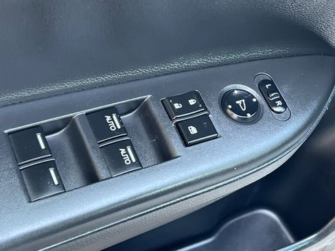 Used 2017 Honda Accord Touring image 14