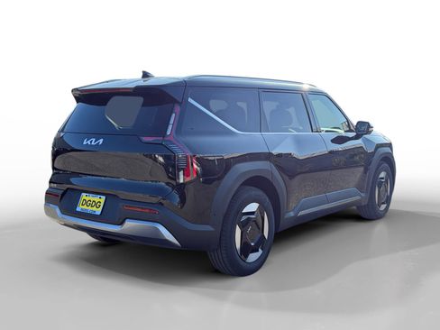 New 2026 Kia EV9 Wind image 5