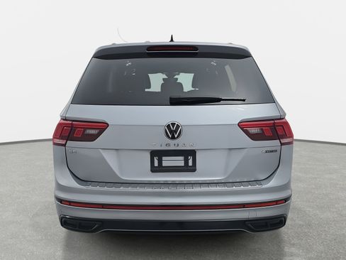 Certified 2023 Volkswagen Tiguan SE R-Line image 4