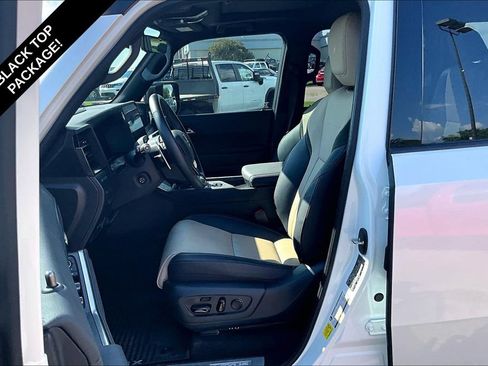 Used 2025 Lexus GX 550 AWD/4WD image 25