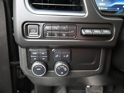 Used 2022 Chevrolet Tahoe Premier AWD/4WD image 19