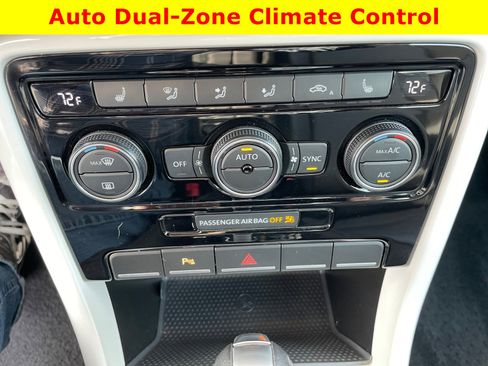 Used 2019 Volkswagen Beetle 2.0T SE w/ SE Premium Package image 13