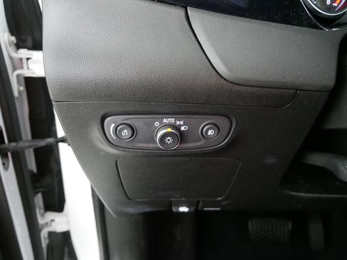 Used 2020 Buick Encore GX Preferred w/ Cold Weather Comfort Package FWD image 26