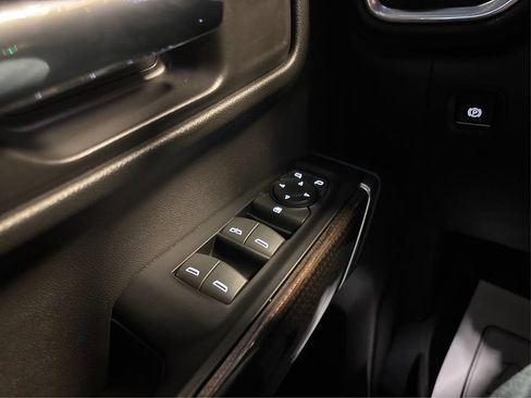 Used 2019 Chevrolet Silverado 1500 RST AWD/4WD image 35
