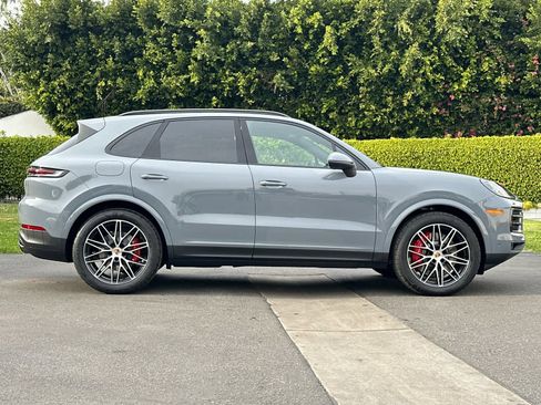New 2026 Porsche Cayenne S image 9