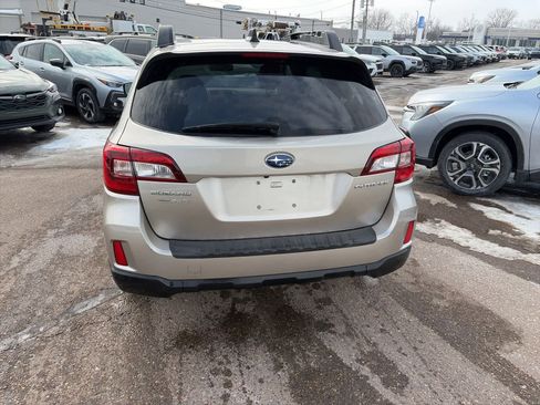 Used 2016 Subaru Outback 2.5i Premium image 6