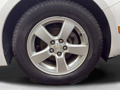 Used 2016 Chevrolet Cruze LT w/ Technology Package image 18