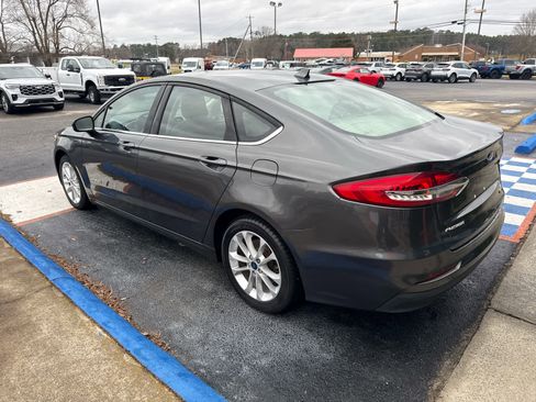 Used 2019 Ford Fusion SE image 28
