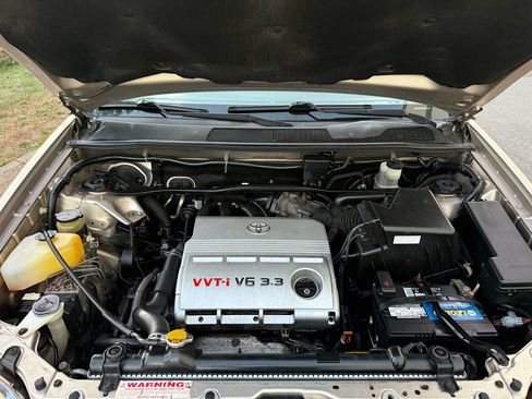 Used 2005 Toyota Highlander 4WD V6 w/ 3rd Row image 39