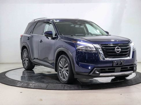Used 2022 Nissan Pathfinder SL w/ SL Premium Package FWD image 5