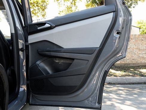 Used 2023 Volkswagen Taos SE image 58